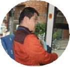 バスで移動開始！